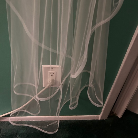 White Wedding Veil - New - Picture 6 of 13